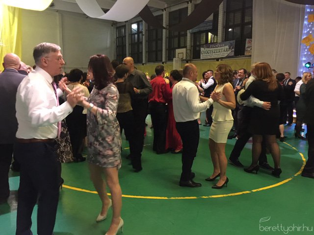 12. Jótékonysági Kórházbál 49